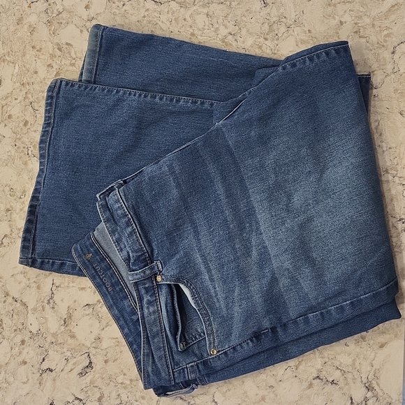 Jennifer Lopez Denim - Bootcut Jennifer Lopez Jeans BUNDLE AND SAVE 2/$15